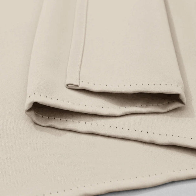 Beige utendørs gardin med stropphemper