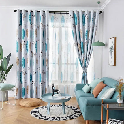 Tynn gardin med blått fjærmotiv