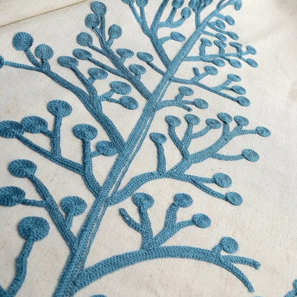 Brodert lystett gardin i linstruktur