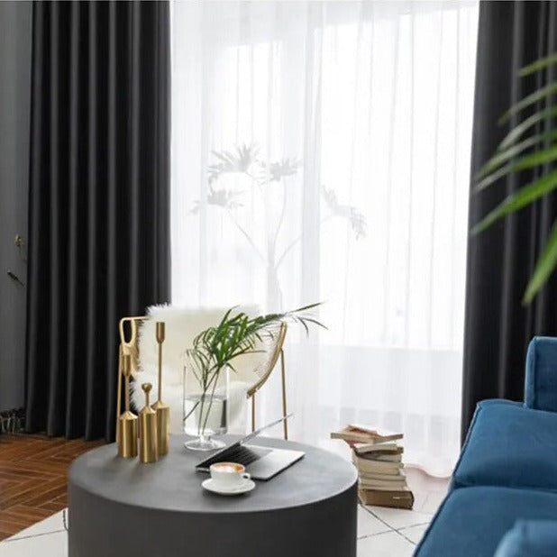 Heldekkende svart lystett gardin Tisto