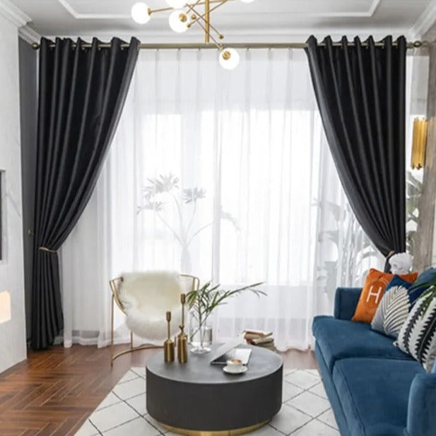 Heldekkende svart lystett gardin Tisto