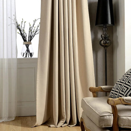 Ensfarget beige lystett gardin til stue