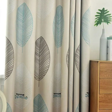 Lystett gardin med moderne bladmotiv