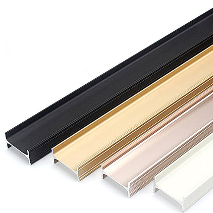 Gardinskinne for montering i taket