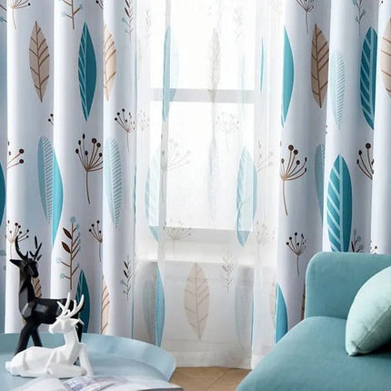 Tynn gardin med blått fjærmotiv