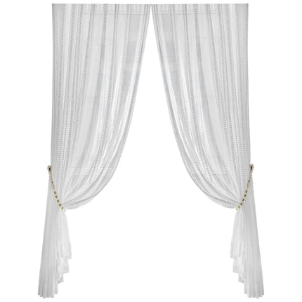 Hvit tynn gardin med fiskebensmønster