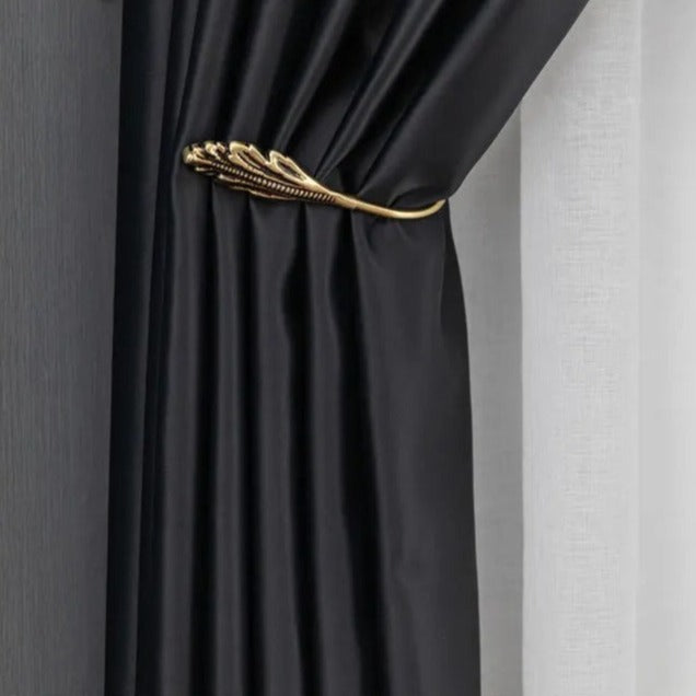 Heldekkende svart lystett gardin Tisto