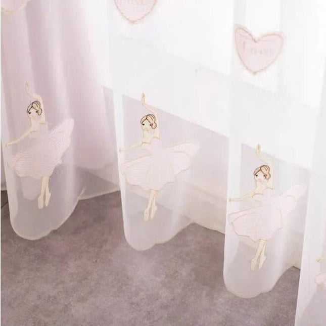 Tynn barneromsgardin med ballerina motiv