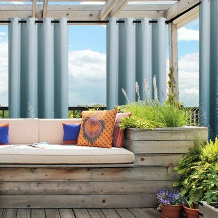 Grønn utendørs gardin med mønster