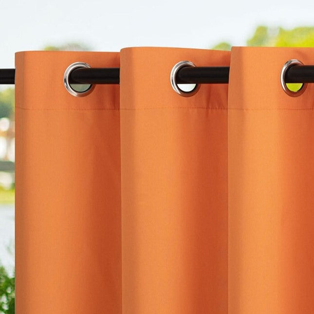 Vannavstøtende utendørs gardin med maljer