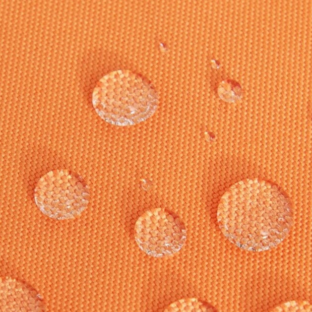 Oransje utegardin for hagepaviljong