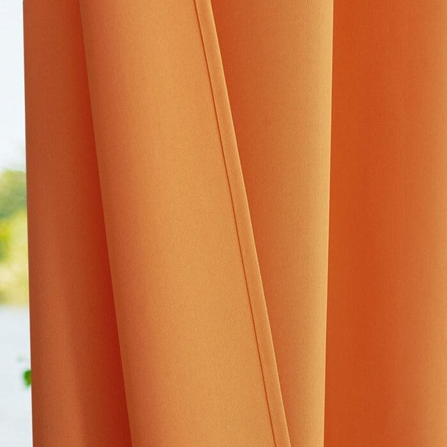 Oransje utegardin for hagepaviljong