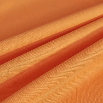 Oransje utegardin for hagepaviljong