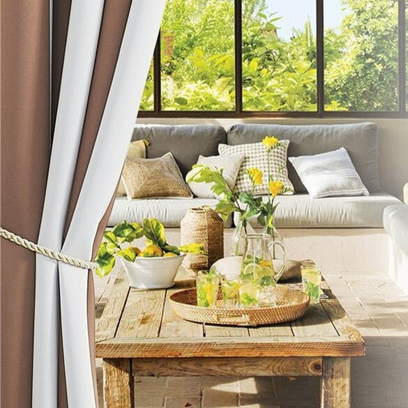 Stripete utegardin for balkong og terrasse