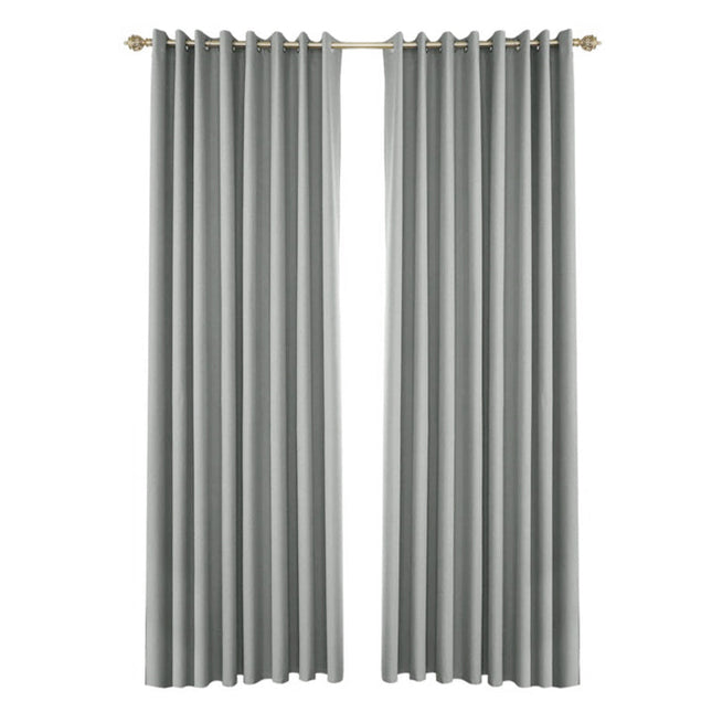 Vanntett utegardin med maljer for pergola