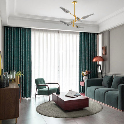 Lystett gardin med skandinavisk design