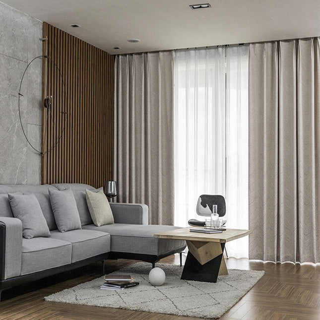 Moderne grå lystett gardin med mønster