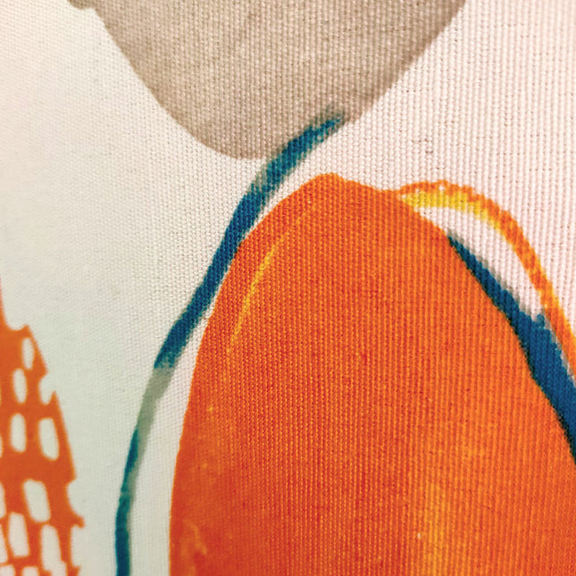 Fargerik gardin med moderne retro-mønster