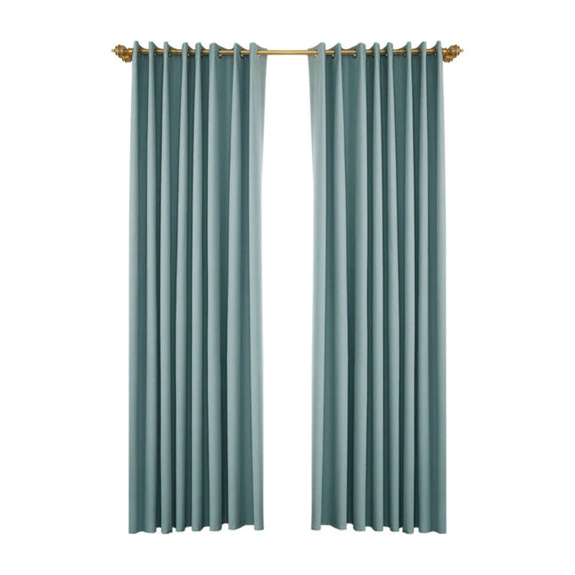 Lystett utendørs gardin med maljer