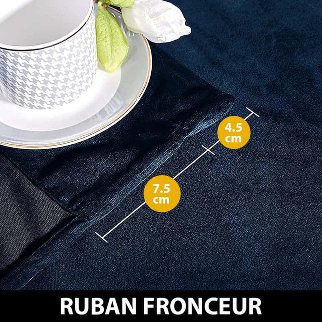 Lystett nattblå gardin i luksus fløyel