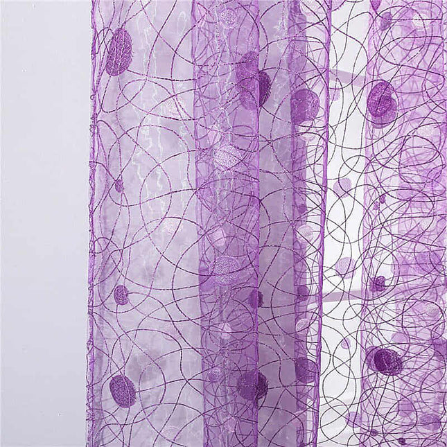 Lilla tynn gardin med prikkemønster