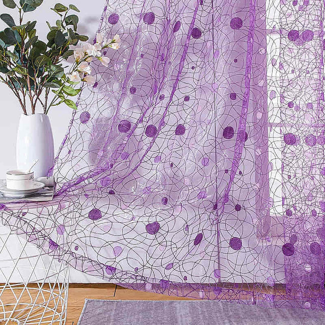 Lilla tynn gardin med prikkemønster