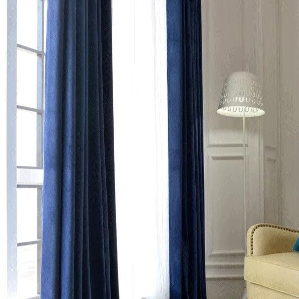 Blå mørkleggingsgardin i luksuriøs fløyel