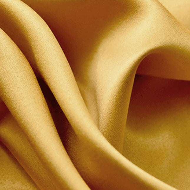 Okergul lystett gardin for stue