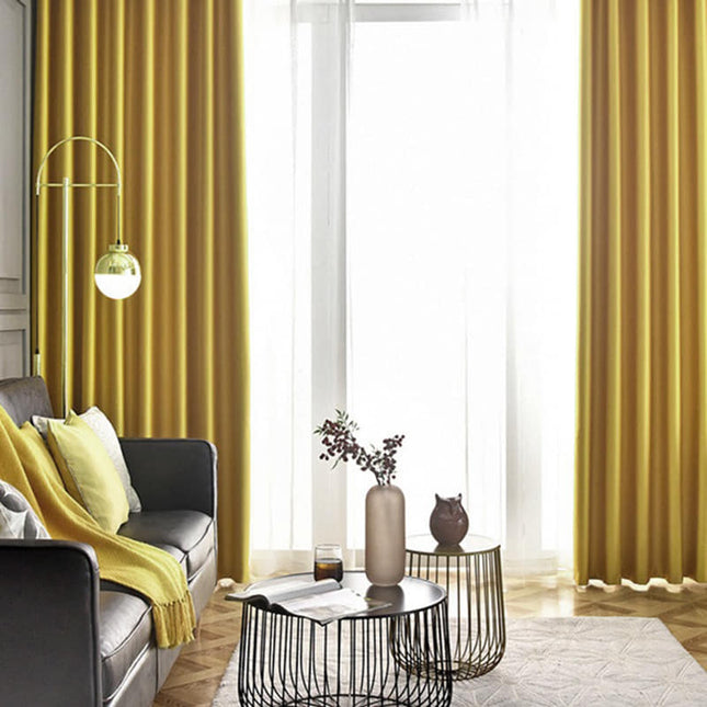 Okergul lystett gardin for stue