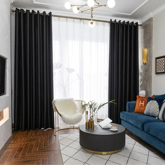Heldekkende svart lystett gardin Tisto